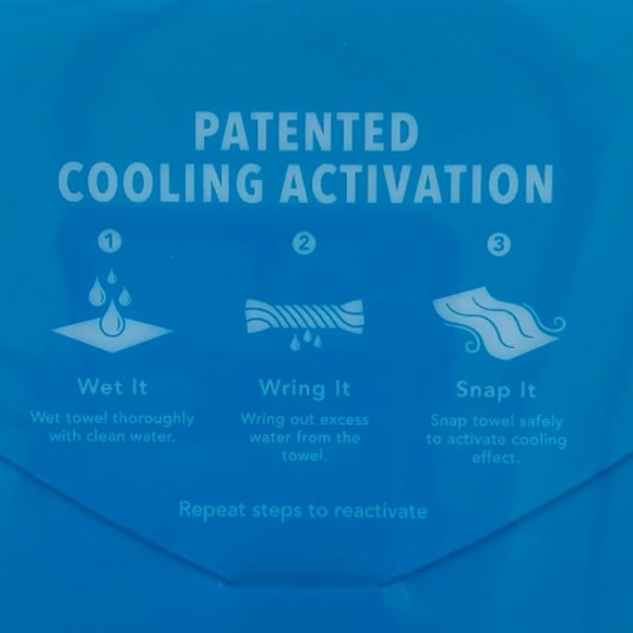 🆕Disney Parks Cooling Towel - Mickey Mouse Icon - Blue NWOT - Picture 2 of 10